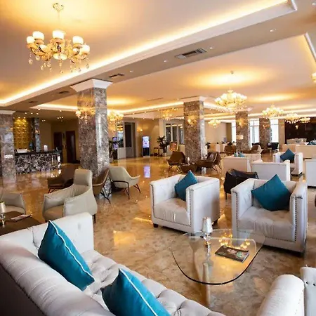 منتجع Grand Blue Fafa & 5*