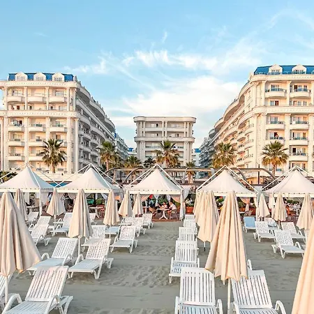 Grand Blue Fafa Resort&spa Kryemëdhej