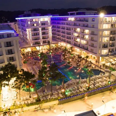 Rezort Grand Blue Fafa & 5*