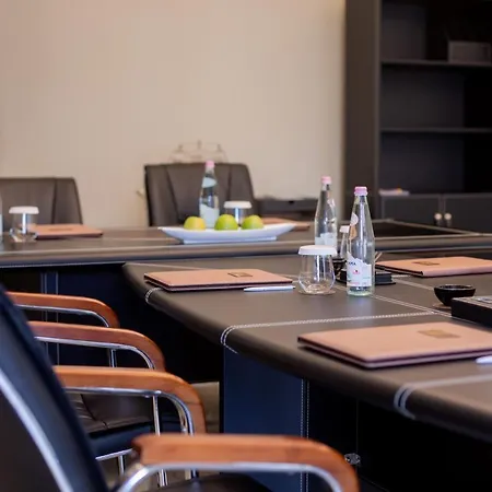 Grand Blue Fafa & Kryemëdhej