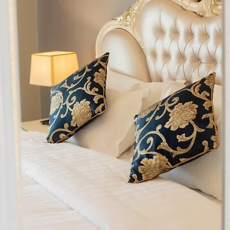 Grand Blue Fafa & منتجع Kryemëdhej