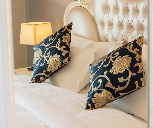 Grand Blue Fafa & Resort Kryemëdhej