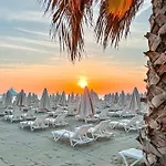 Grand Blue Fafa & Resort Kryemedhej