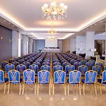 Grand Blue Fafa & Resort Kryemëdhej