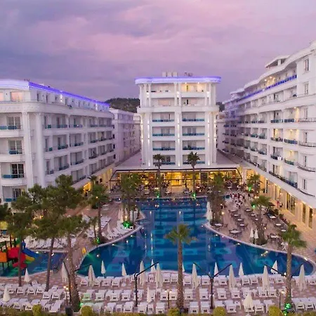 Resort Grand Blue Fafa & Kryemëdhej