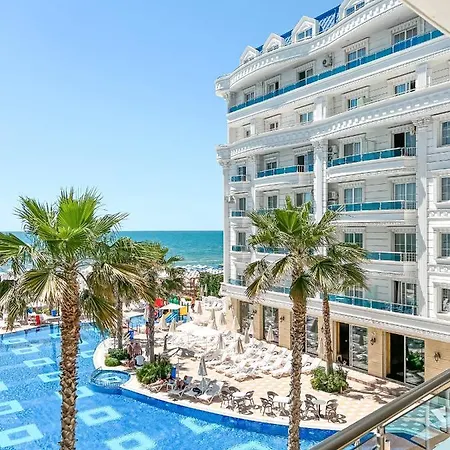 度假村 Grand Blue Fafa & 5*