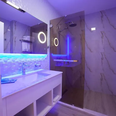 Grand Blue Fafa & 度假村 Kryemëdhej