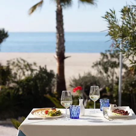 Grand Blue Fafa & 度假村