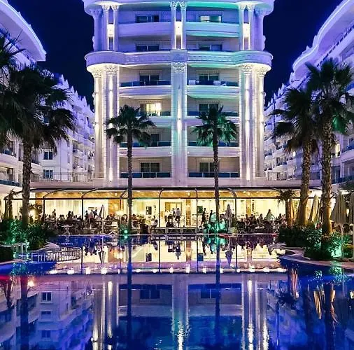 Grand Blue Fafa & Kryemedhej