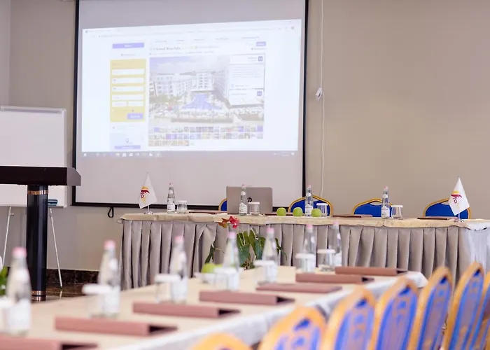 Grand Blue Fafa & Kryemedhej