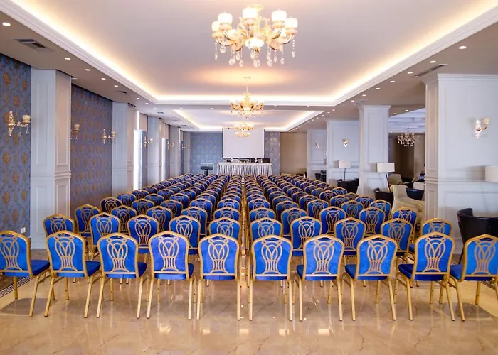 Grand Blue Fafa & Resort Kryemëdhej