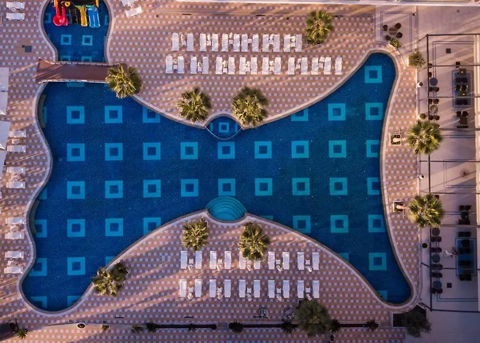 Resort Grand Blue Fafa & 5*