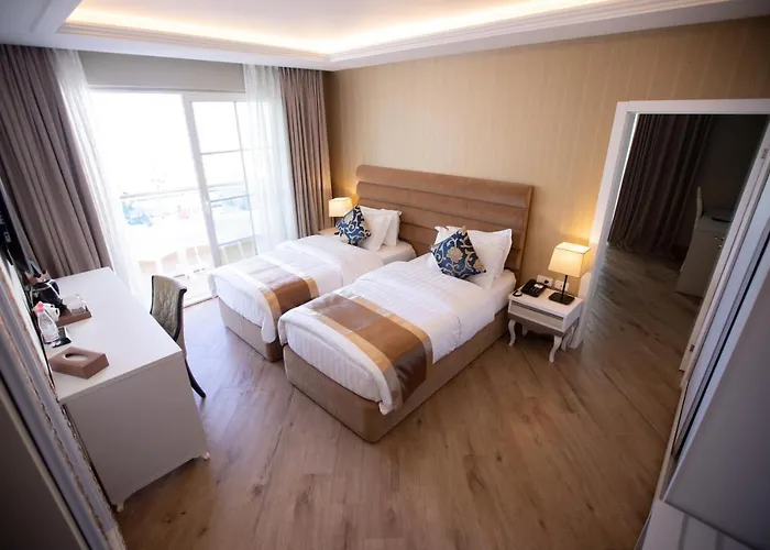 Grand Blue Fafa & Resort